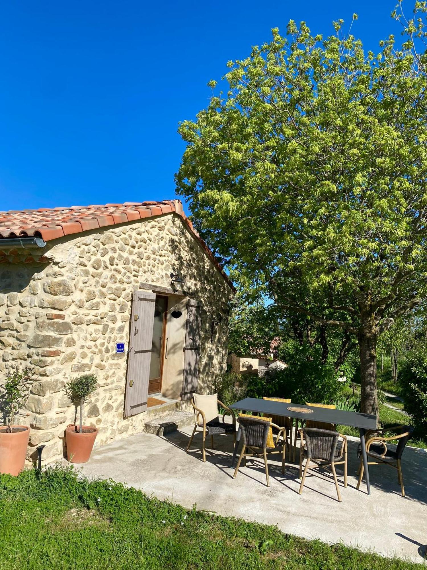 Вілла La Magnanerie En Provence Niozelles Екстер'єр фото